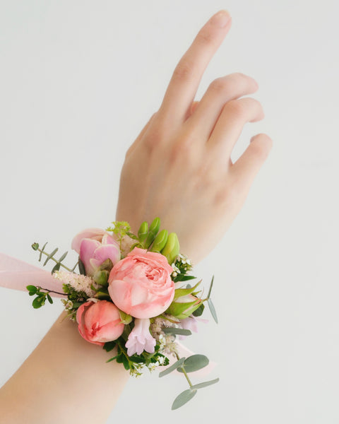 Garden-Style Wrist Corsage