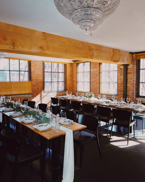 Traditional-Style Table Garland