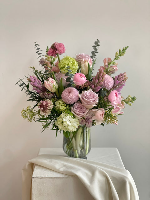 VA-5 Classic One-sided Vase Arrangement