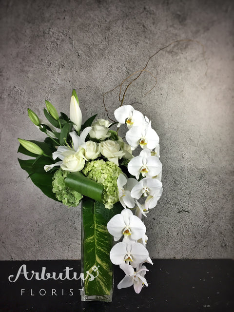 VA-7 Deluxe White Flower Arrangement (12" Tall Vase)